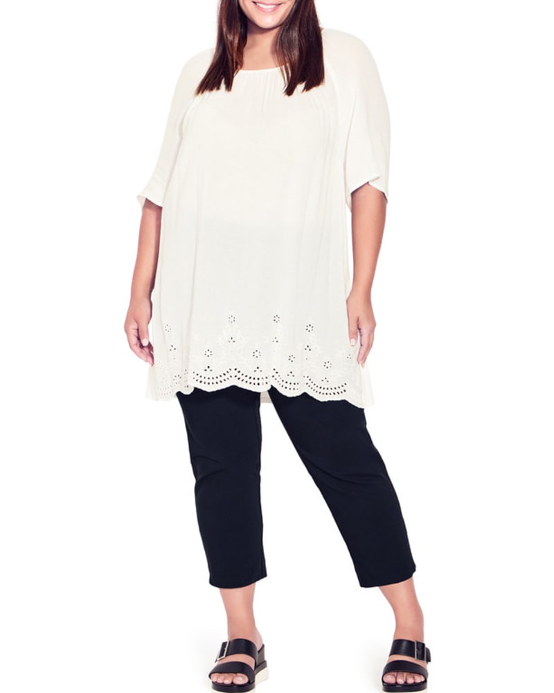 Front of a model wearing a size 14 Zuri Cropped Pull On Pant in Black by avenue. | dia_product_style_image_id:283844